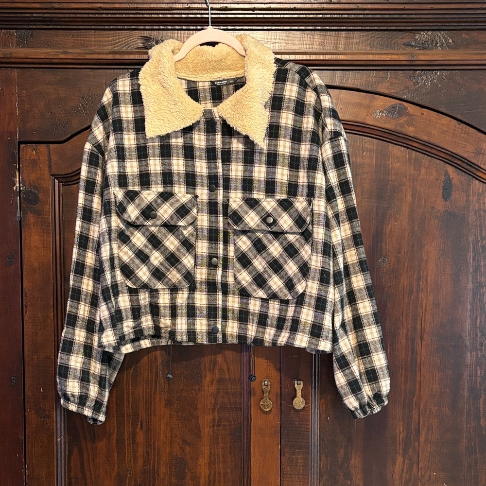 SHEIN Black and Cream Checkered Teddy Jacket